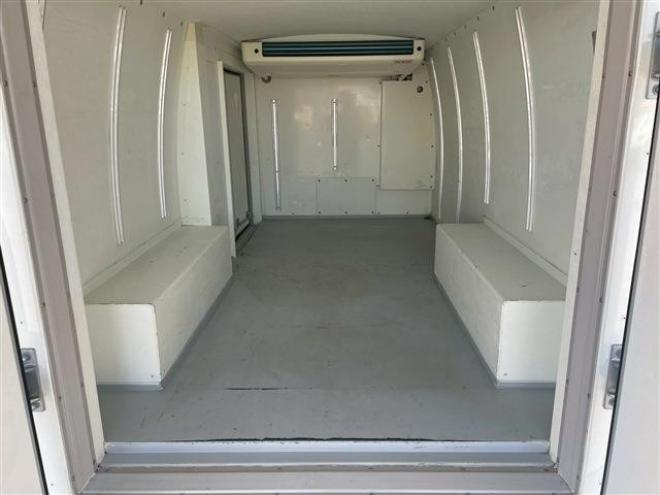 ハイエースバン2.8 中温強化冷凍バン ロング ディーゼルターボ 4WD　 2800