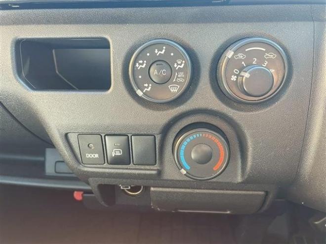 ハイエースバン2.8 中温強化冷凍バン ロング ディーゼルターボ 4WD　 2800