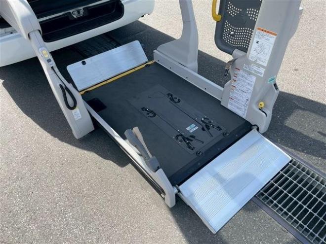 ハイエースバン2.8 ウェルキャブ Bタイプ ロング ディーゼルターボ 4WD　 福祉車両 2800