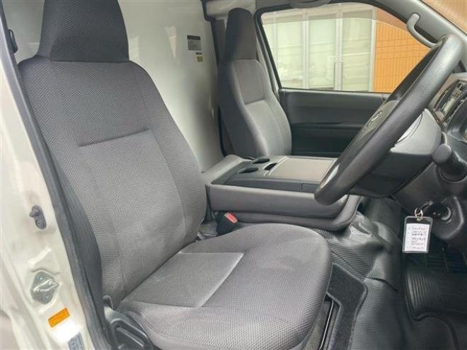 ハイエースバン2.8 中温強化冷凍バン ロング ディーゼルターボ 4WD　 2800