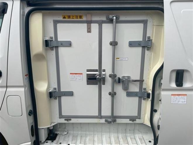 ハイエースバン2.8 中温強化冷凍バン ロング ディーゼルターボ 4WD　 2800