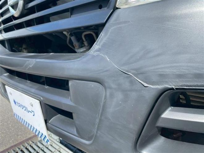 キャラバン3.0 DX ロングボディ ディーゼルターボ 4WD　冷蔵冷凍4WD 3000