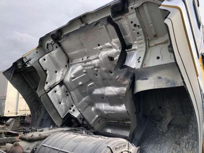 ギガ粉粒体運搬車 QKG-CYY77A 極東開発工業　 2WD 9830