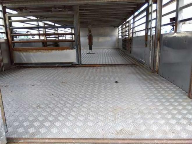 レンジャー家畜運搬車　BDG-FG8JPWA　 2WD 7680