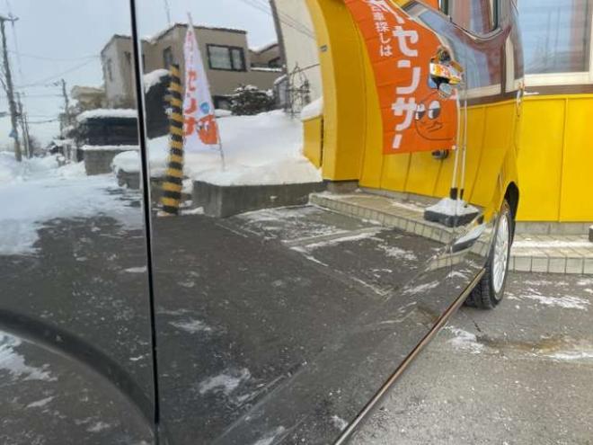 N-BOXスラッシュ X ターボパッケージ 4WD　1年走行距離無制限保証付/Bluetooth/純正8インチナビ・フルセグTV/バックカメラ/ETC/冬タイヤ装着/純正アルミホイール夏タイヤ付き/LEDフォグ/HIDヘッドライト/ステアリングヒーター/シートヒータ/法定整備/修復歴無 660