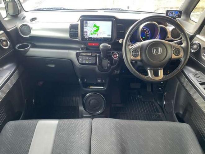 N-BOXスラッシュ X ターボパッケージ 4WD　1年走行距離無制限保証付/Bluetooth/純正8インチナビ・フルセグTV/バックカメラ/ETC/冬タイヤ装着/純正アルミホイール夏タイヤ付き/LEDフォグ/HIDヘッドライト/ステアリングヒーター/シートヒータ/法定整備/修復歴無 660