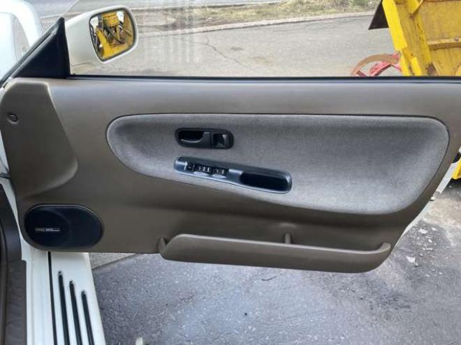 ラセードベースグレード　検)9年5月・市内コ・ミ・コ・ミ 2WD 1800