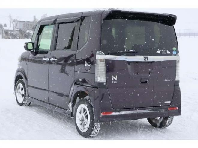 N-BOXカスタムG SSパッケージ 4WD　後期　検二年　バックカメラ　パワースライドドア　自社　ローンカノウ 660