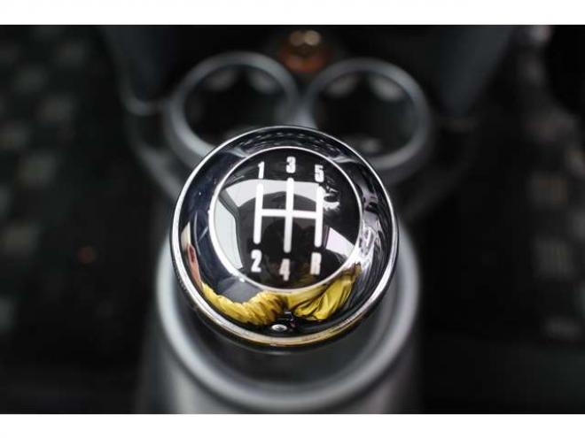 ミニクーパー　検2年　MT5速　社外マフラー　スタッドレスタイヤ　自社　ローンカノウ 正規輸入車 2WD 1600