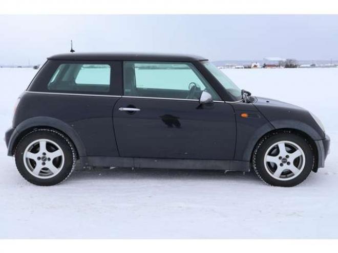ミニクーパー　検2年　MT5速　社外マフラー　スタッドレスタイヤ　自社　ローンカノウ 正規輸入車 2WD 1600