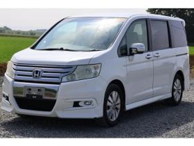 ステップワゴン　2.0 スパーダ Z　検2年　自社　ローンカノウ　パドルシフト 2WD 2000