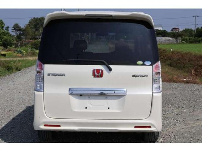 ステップワゴン2.0 スパーダ Z　検2年　自社　ローンカノウ　パドルシフト 2WD 2000