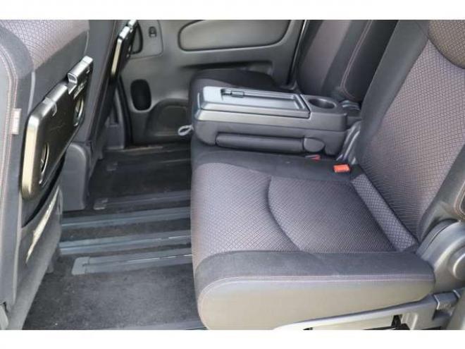 セレナ2.0 ハイウェイスター Vエアロセレクション 4WD　検2年　自社　ローンカノウ　バックカメラ 2000