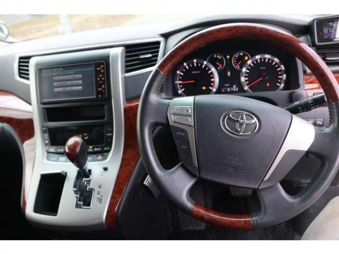 ヴェルファイア2.4 Z プラチナセレクション 4WD　検2年　両側電動スライドドア　キャプテンシート　自社　ローンカノウ 2400