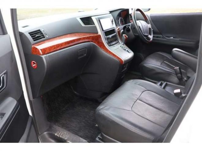 ヴェルファイア2.4 Z プラチナセレクション 4WD　検2年　両側電動スライドドア　キャプテンシート　自社　ローンカノウ 2400