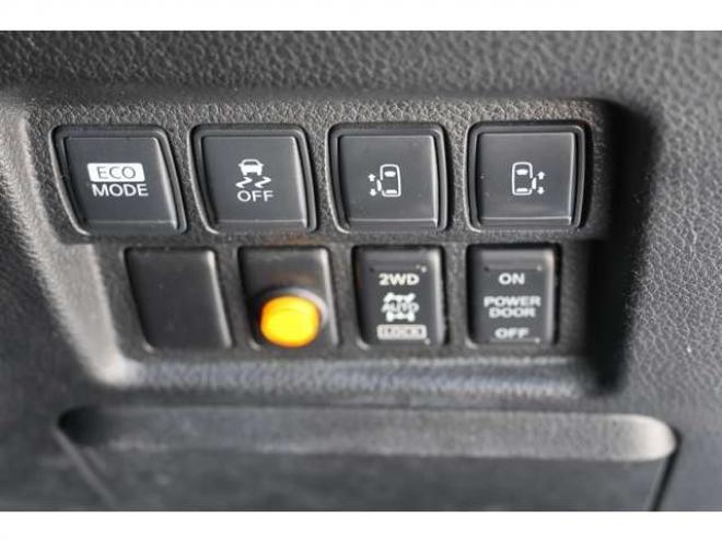 エルグランド2.5 250ハイウェイスター 4WD　検2年　ETC　アラウンドビューモニター　ブルートゥース　自社　ローンカノウ 2500