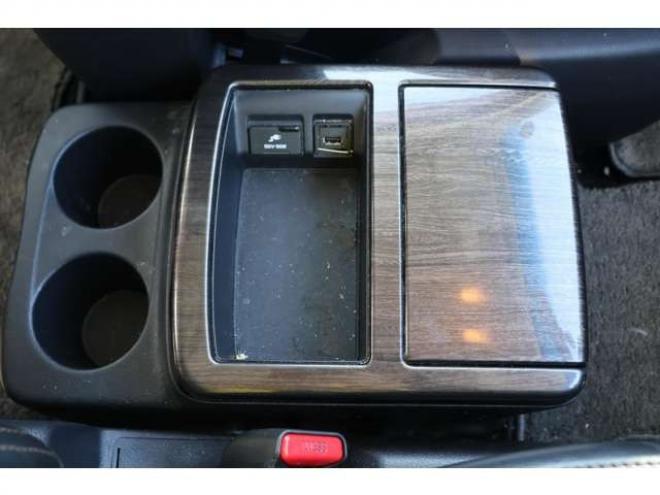 エルグランド2.5 250ハイウェイスター 4WD　検2年　ETC　アラウンドビューモニター　ブルートゥース　自社　ローンカノウ 2500