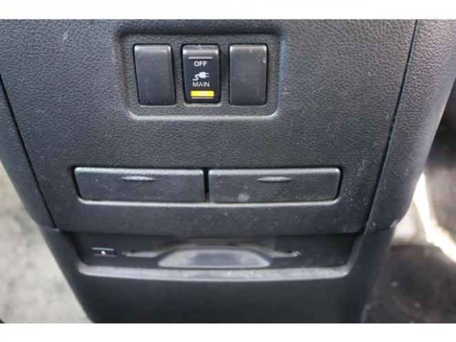 エルグランド2.5 250ハイウェイスター 4WD　検2年　ETC　アラウンドビューモニター　ブルートゥース　自社　ローンカノウ 2500