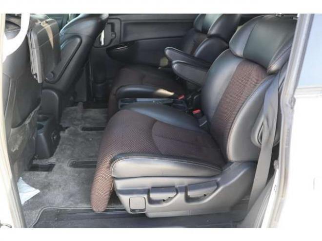 エルグランド2.5 250ハイウェイスター 4WD　検2年　ETC　アラウンドビューモニター　ブルートゥース　自社　ローンカノウ 2500