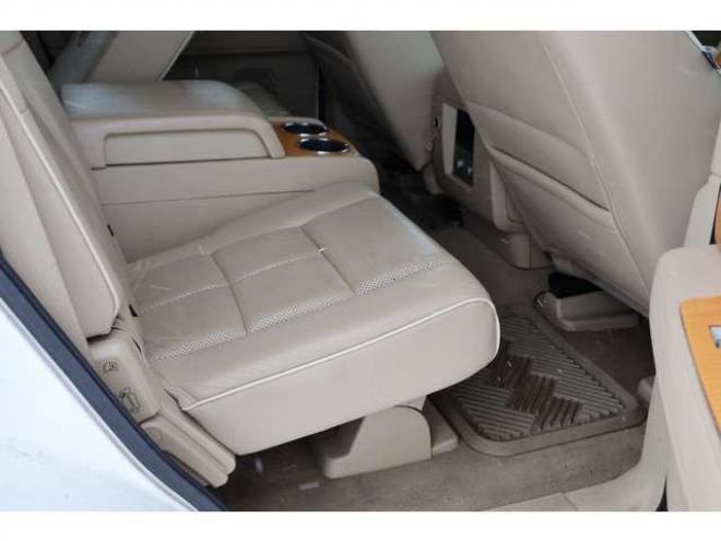 リンカーンナビゲーター 5.4 4WD　検1年　左ハンドル　革シート　スタッドレス 5400