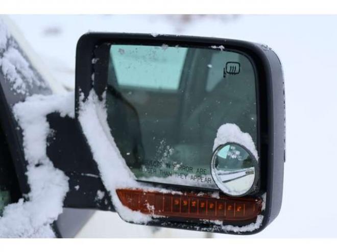 リンカーンナビゲーター 5.4 4WD　検1年　左ハンドル　革シート　スタッドレス 5400