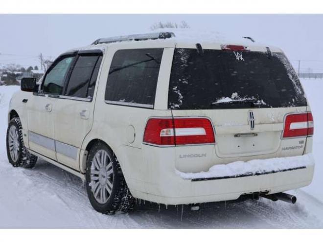 リンカーンナビゲーター 5.4 4WD　検1年　左ハンドル　革シート　スタッドレス 5400