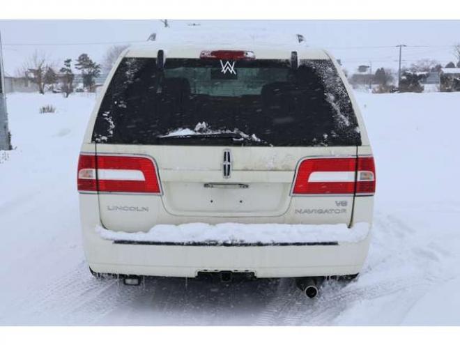 リンカーンナビゲーター 5.4 4WD　検1年　左ハンドル　革シート　スタッドレス 5400