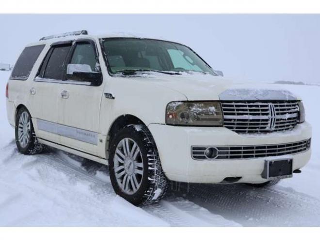 リンカーンナビゲーター 5.4 4WD　検1年　左ハンドル　革シート　スタッドレス 5400