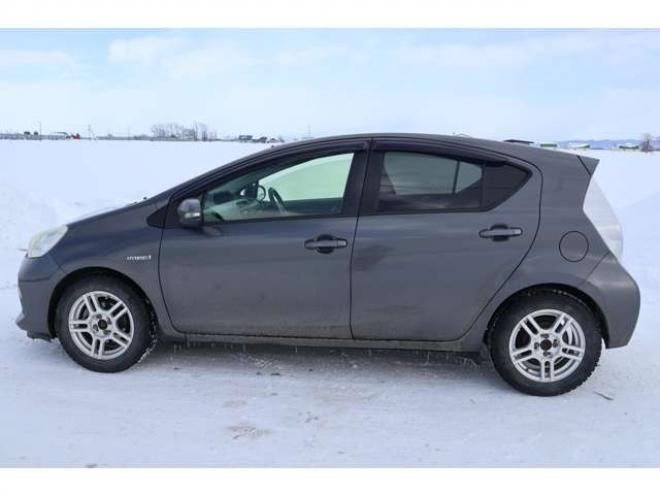 アクア1.5 S　検2年　スタッドレスタイヤ　自社　ローンカノウ 2WD 1500