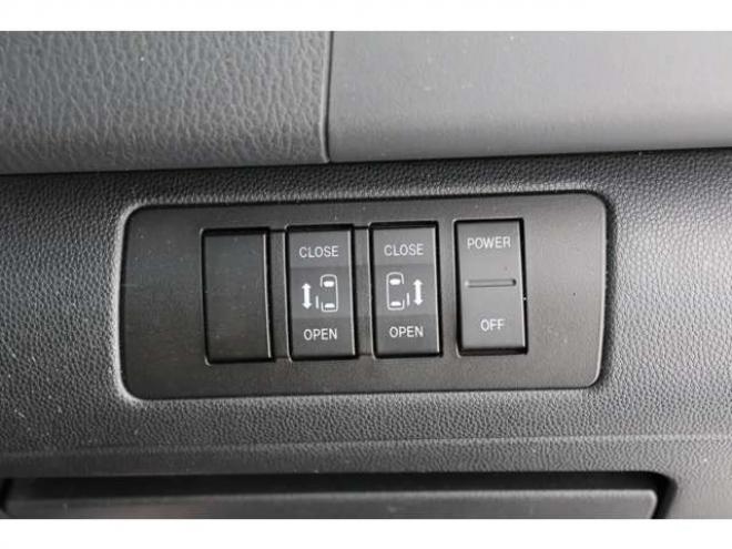 MPV2.3 23S 4WD　検2年　両側電動スライドドア　バックモニター　TV　自社　ローンカノウ 2300