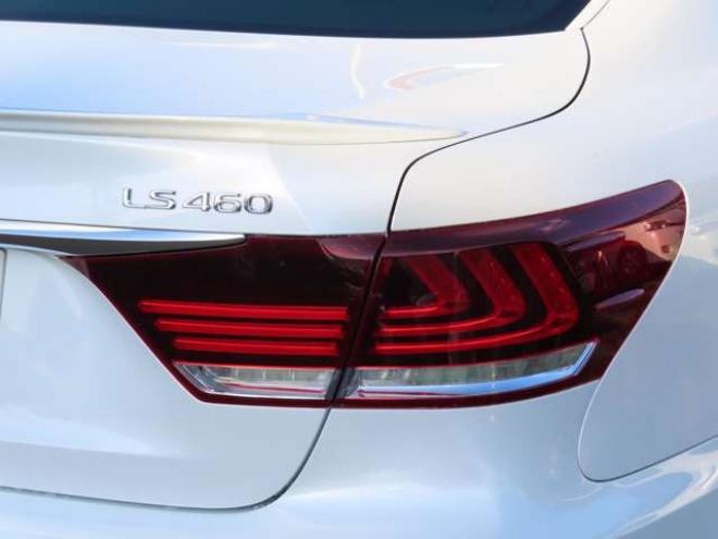 レクサスLS 460 バージョンC Iパッケージ　エンジンスターター・ETC・ステアリングヒーター・シートヒーター・革シート・クルーズコントロール 2WD 4600