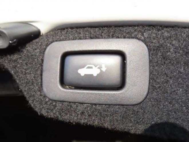 レクサスLS 460 バージョンC Iパッケージ　エンジンスターター・ETC・ステアリングヒーター・シートヒーター・革シート・クルーズコントロール 2WD 4600