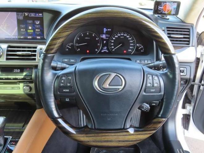 レクサスLS 460 バージョンC Iパッケージ　エンジンスターター・ETC・ステアリングヒーター・シートヒーター・革シート・クルーズコントロール 2WD 4600