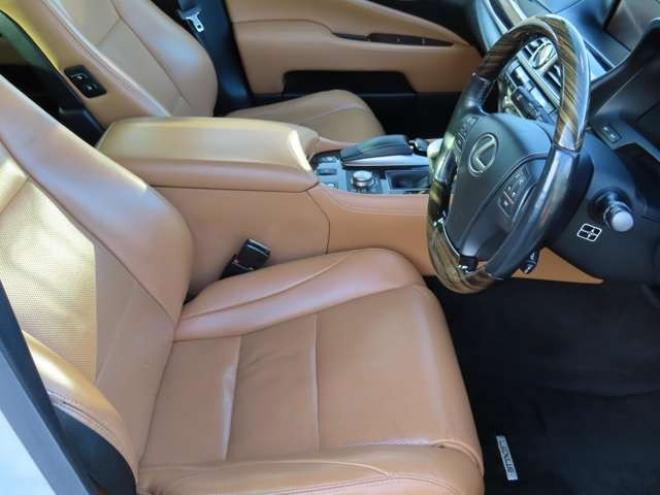 レクサスLS 460 バージョンC Iパッケージ　エンジンスターター・ETC・ステアリングヒーター・シートヒーター・革シート・クルーズコントロール 2WD 4600