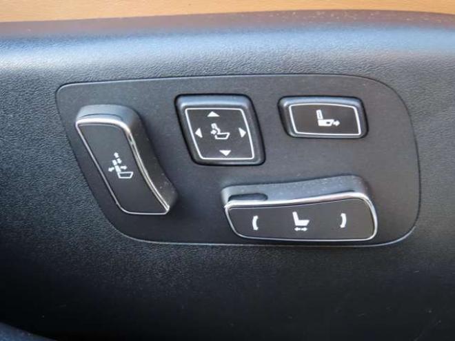 レクサスLS 460 バージョンC Iパッケージ　エンジンスターター・ETC・ステアリングヒーター・シートヒーター・革シート・クルーズコントロール 2WD 4600