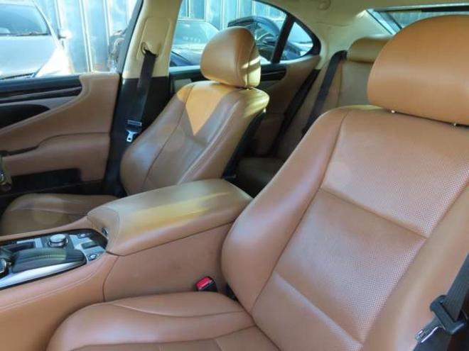 レクサスLS 460 バージョンC Iパッケージ　エンジンスターター・ETC・ステアリングヒーター・シートヒーター・革シート・クルーズコントロール 2WD 4600