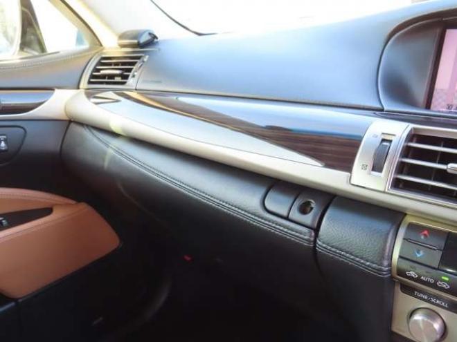 レクサスLS 460 バージョンC Iパッケージ　エンジンスターター・ETC・ステアリングヒーター・シートヒーター・革シート・クルーズコントロール 2WD 4600