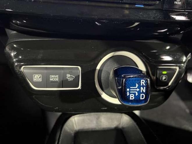 プリウス1.8 A プレミアム ツーリングセレクション E-Four 4WD　TRDスポイラー・18インチAW・純正8型ナビ・エンジンスターター・ドライブレコーダー・アダプティブクルーズコントロール・パワーシート・ETC・1500W給電・車検令和9年7月・寒冷地仕様車 1800