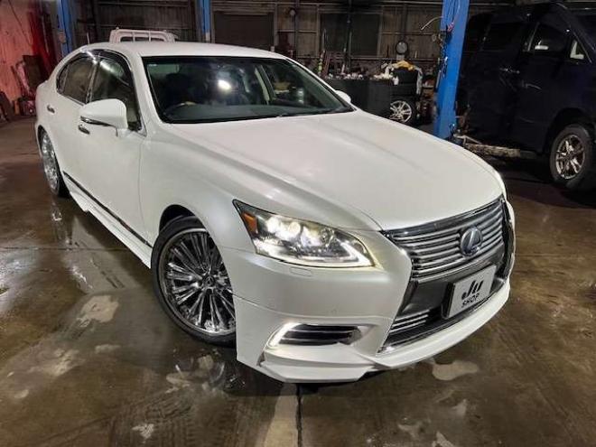 レクサスLSハイブリッド 600h バージョンC Iパッケージ 4WD　WALD&モデリスタエアロ・左右出しマフラー・20インチAW・エアサスコントローラー・ブラックレザー・パワートランク・純正HDDナビ・バックモニター・純正エンジンスターター・カードキー 5000