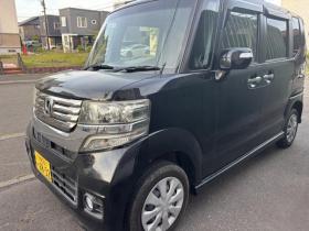 N-BOX　カスタムG 4WD 660 5Dr