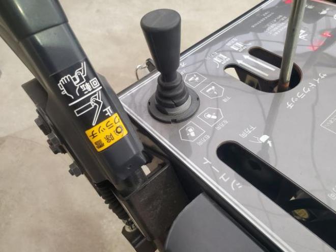 除雪機ヤナセY8-11GX
80cm 11馬力 