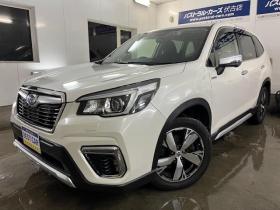 フォレスター　アドバンス　寒冷地仕様　禁煙車　安全装備アイサイト　パワーバックドア　純正ブラックハーフレザーシート　純正１８インチＡＷ　スタッドレスタイヤ付　純正ナビ　フルセグ地デジ　Ｂｌｕｅｔｏｏｔｈ　バックカメラ　ＥＴＣ 4WD 2000 5Dr