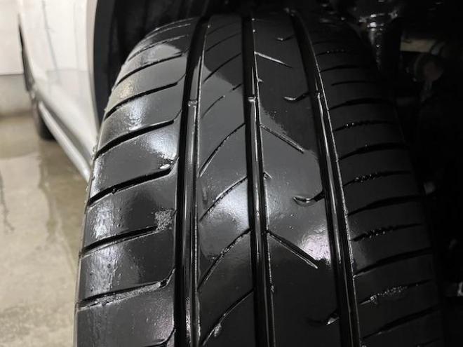 フォレスターアドバンス　寒冷地仕様　禁煙車　安全装備アイサイト　パワーバックドア　純正ブラックハーフレザーシート　純正１８インチＡＷ　スタッドレスタイヤ付　純正ナビ　フルセグ地デジ　Ｂｌｕｅｔｏｏｔｈ　バックカメラ　ＥＴＣ 4WD 2000 5Dr