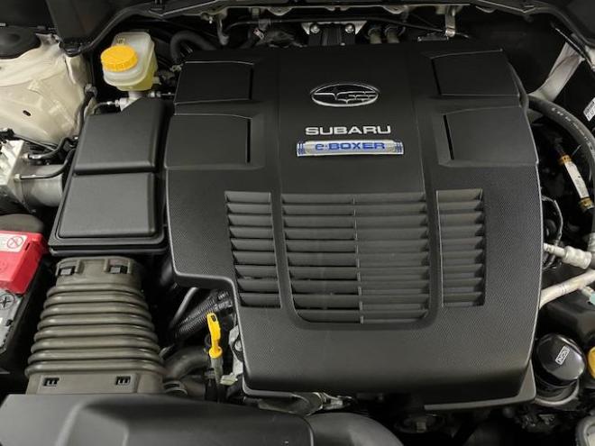 フォレスターアドバンス　寒冷地仕様　禁煙車　安全装備アイサイト　パワーバックドア　純正ブラックハーフレザーシート　純正１８インチＡＷ　スタッドレスタイヤ付　純正ナビ　フルセグ地デジ　Ｂｌｕｅｔｏｏｔｈ　バックカメラ　ＥＴＣ 4WD 2000 5Dr