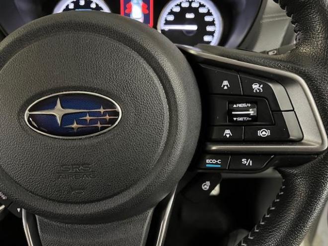 フォレスターアドバンス　寒冷地仕様　禁煙車　安全装備アイサイト　パワーバックドア　純正ブラックハーフレザーシート　純正１８インチＡＷ　スタッドレスタイヤ付　純正ナビ　フルセグ地デジ　Ｂｌｕｅｔｏｏｔｈ　バックカメラ　ＥＴＣ 4WD 2000 5Dr