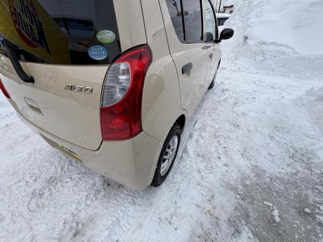 アルトALTO 4WD F 禁煙車　管理車両　寒冷地　４速オートマキーレス　アルミホイル　新品スタットレスタイヤ　DVDデスプレイオーディオ　キーレス　2検　エンジンオイル交換・オイルエレメント交換　エンスタ 4WD 660 5Dr