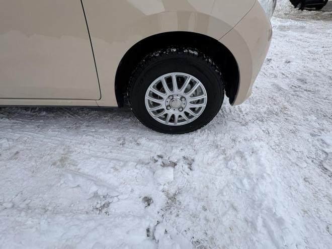 アルトALTO 4WD F 禁煙車　管理車両　寒冷地　４速オートマキーレス　アルミホイル　新品スタットレスタイヤ　DVDデスプレイオーディオ　キーレス　2検　エンジンオイル交換・オイルエレメント交換　エンスタ 4WD 660 5Dr