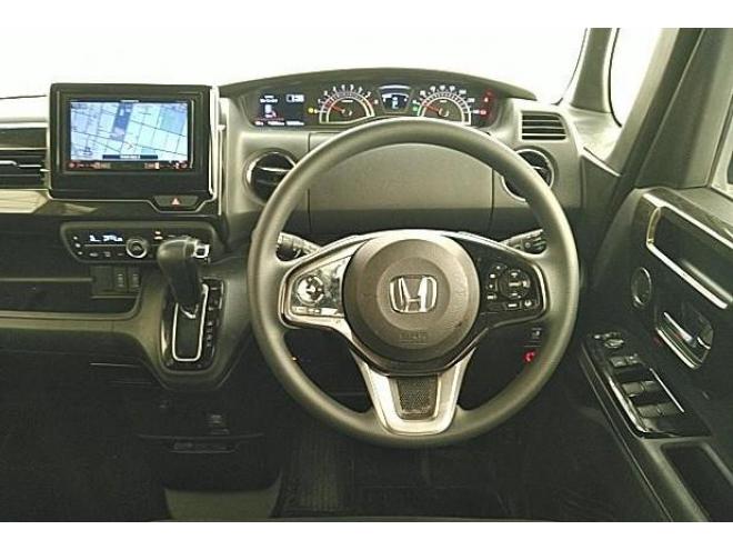 N-BOXカスタムGスロープLホンダセンシング 4WD 本州車 パワスラ