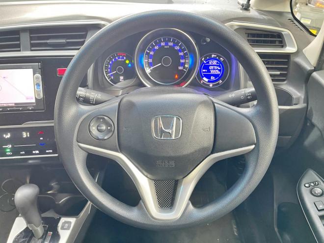 フィット13G Fパッケージ 4WD 5年保証 スマキー ナビTV ETC 夏冬タイヤ 寒冷地仕様 禁煙 車検整備2年付