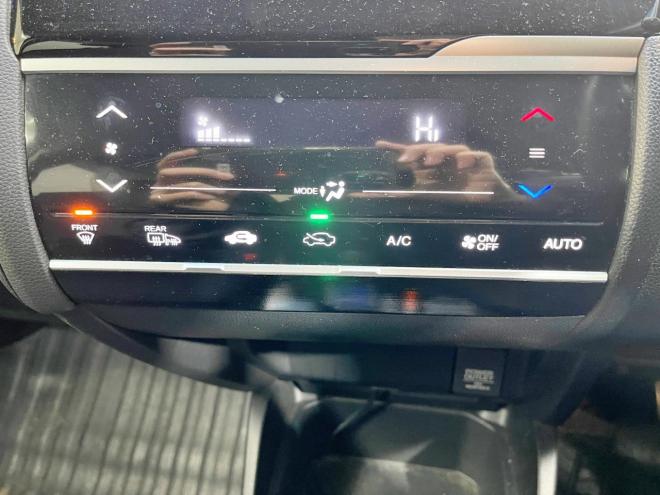 フィット1.5ハイブリッドLパッケージ 4WD 5年保証 ナビ Bカメ ETC 寒冷地仕様 車検整備2年付 修復歴無